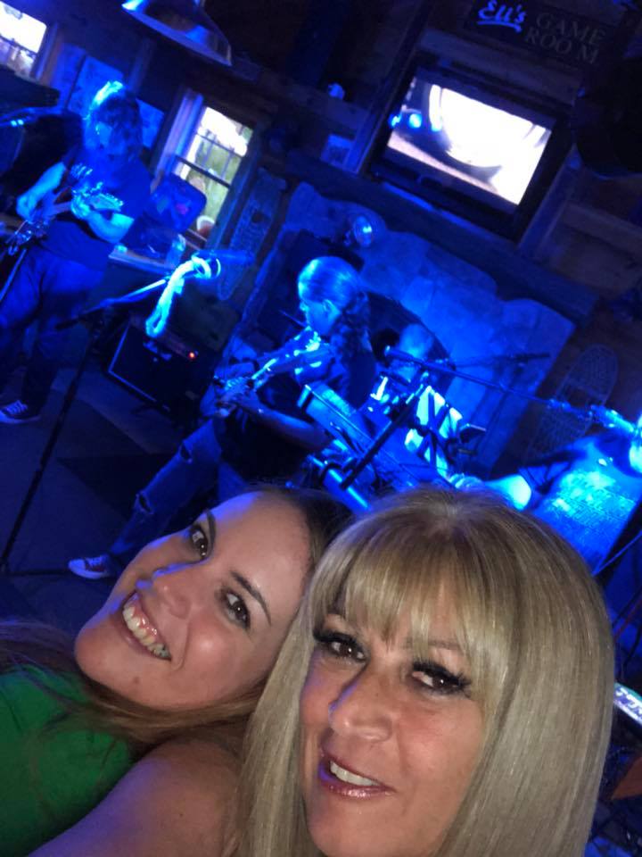 35932314_1729117417163965_3631496527823765504_n