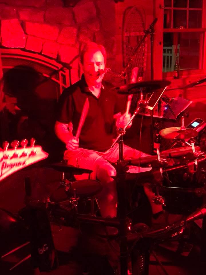 35972685_10213830244883741_5904114378705207296_n