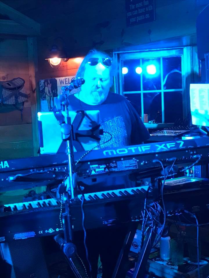 36114294_10213830204362728_1836335283407159296_n