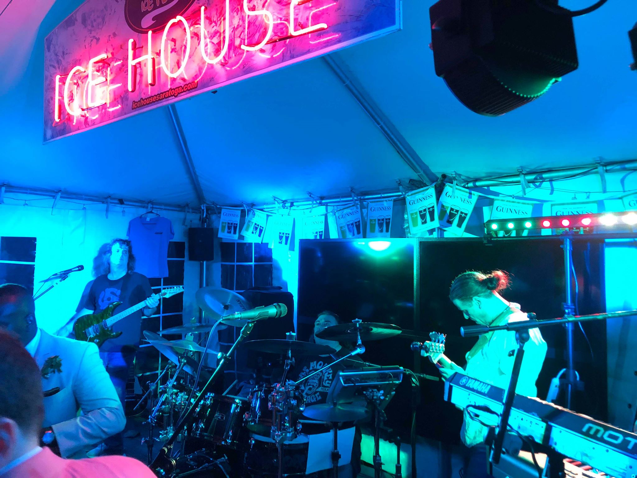 40567826_1853303801430390_2354702939425079296_n