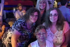 40656981_330884194359380_7930893481294168064_n